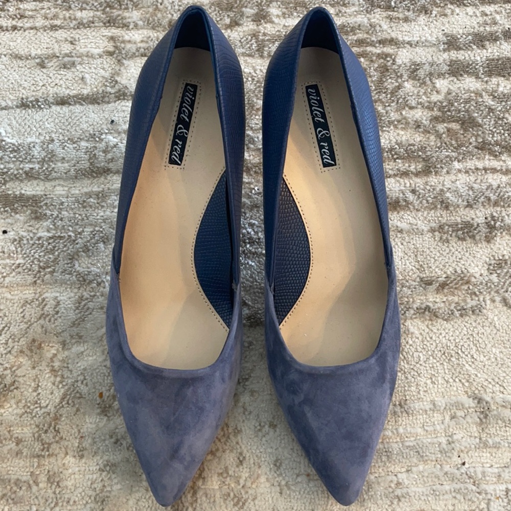 Heels, aware and leather, blue color